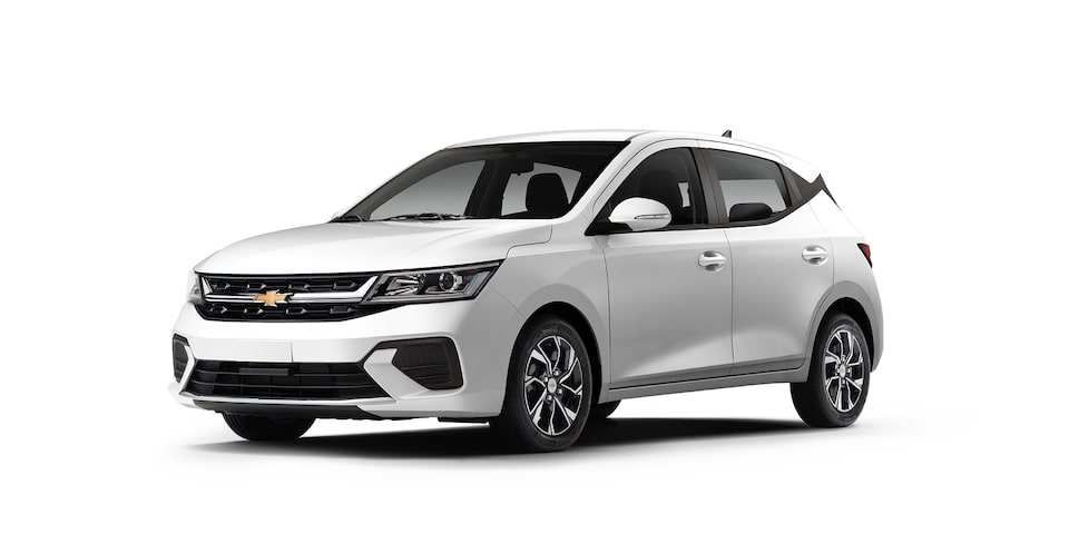 Nuevo compacto 4 puertas Chevrolet Aveo Hatchback 2025 en color blanco