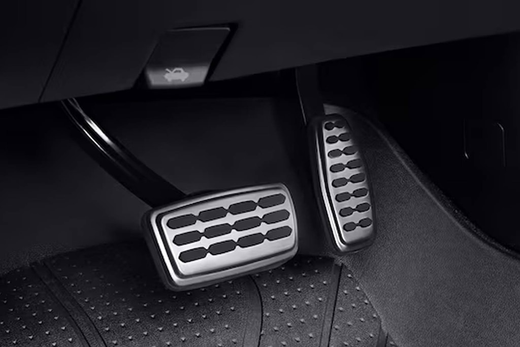 Cubierta de pedal deportivo para Chevrolet Suburban 2024