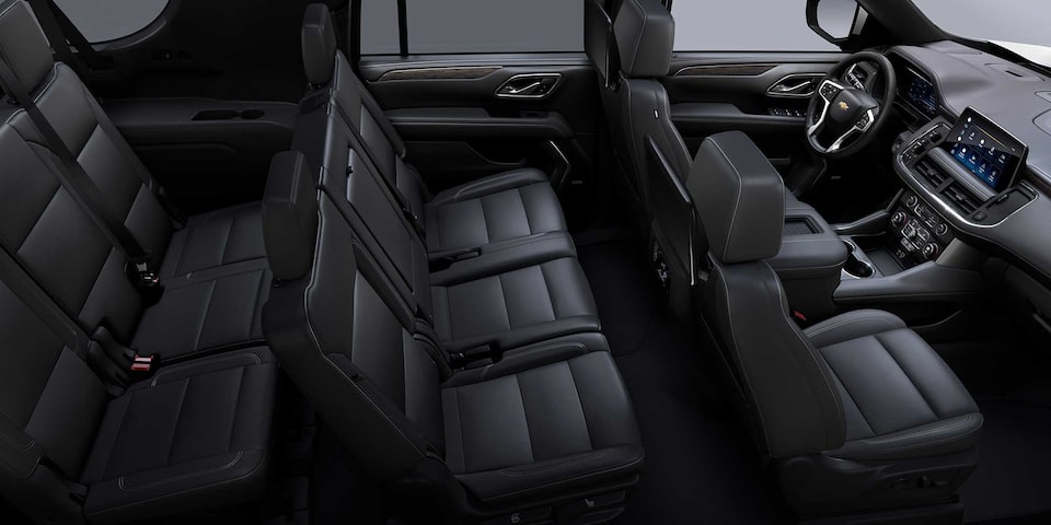 Chevrolet Suburban 2024 con interior en color piel negra