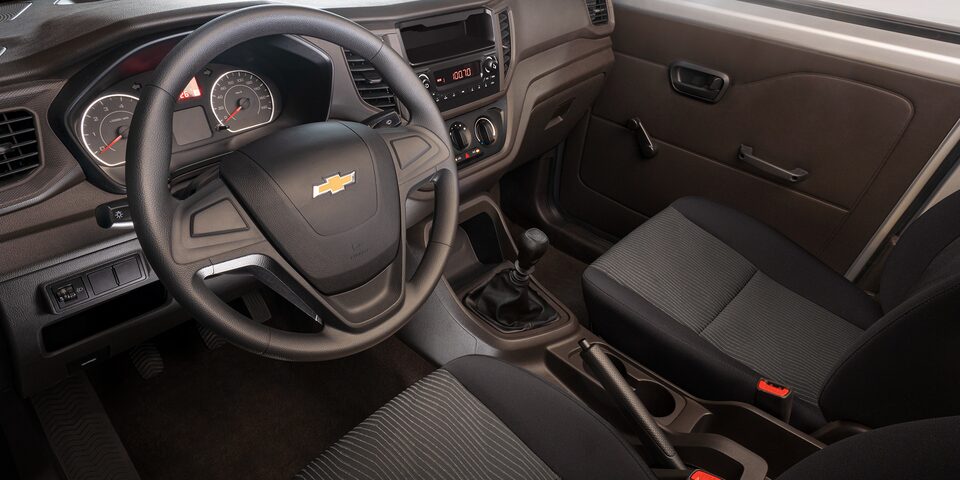 Furgoneta Chevrolet Tornado Van 2025 con interior de Tela en color gris oscuro