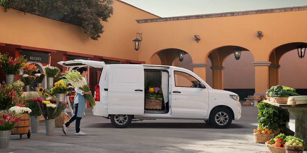 Chevrolet Tornado Van 2025 con tamaño compacto espacio de carga que se adapta para cualquier negocio